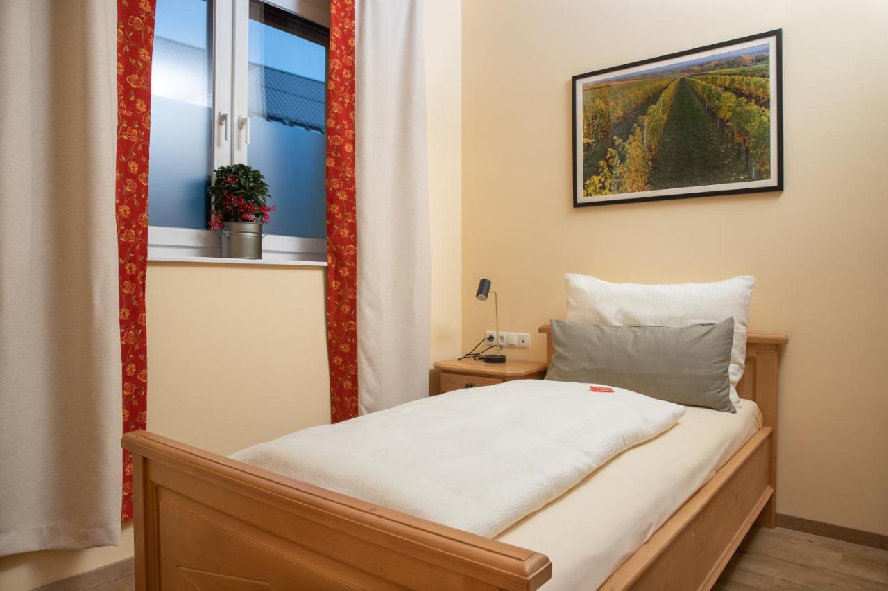 Landhaus Storch - Pension Ganserndorf Ngoại thất bức ảnh