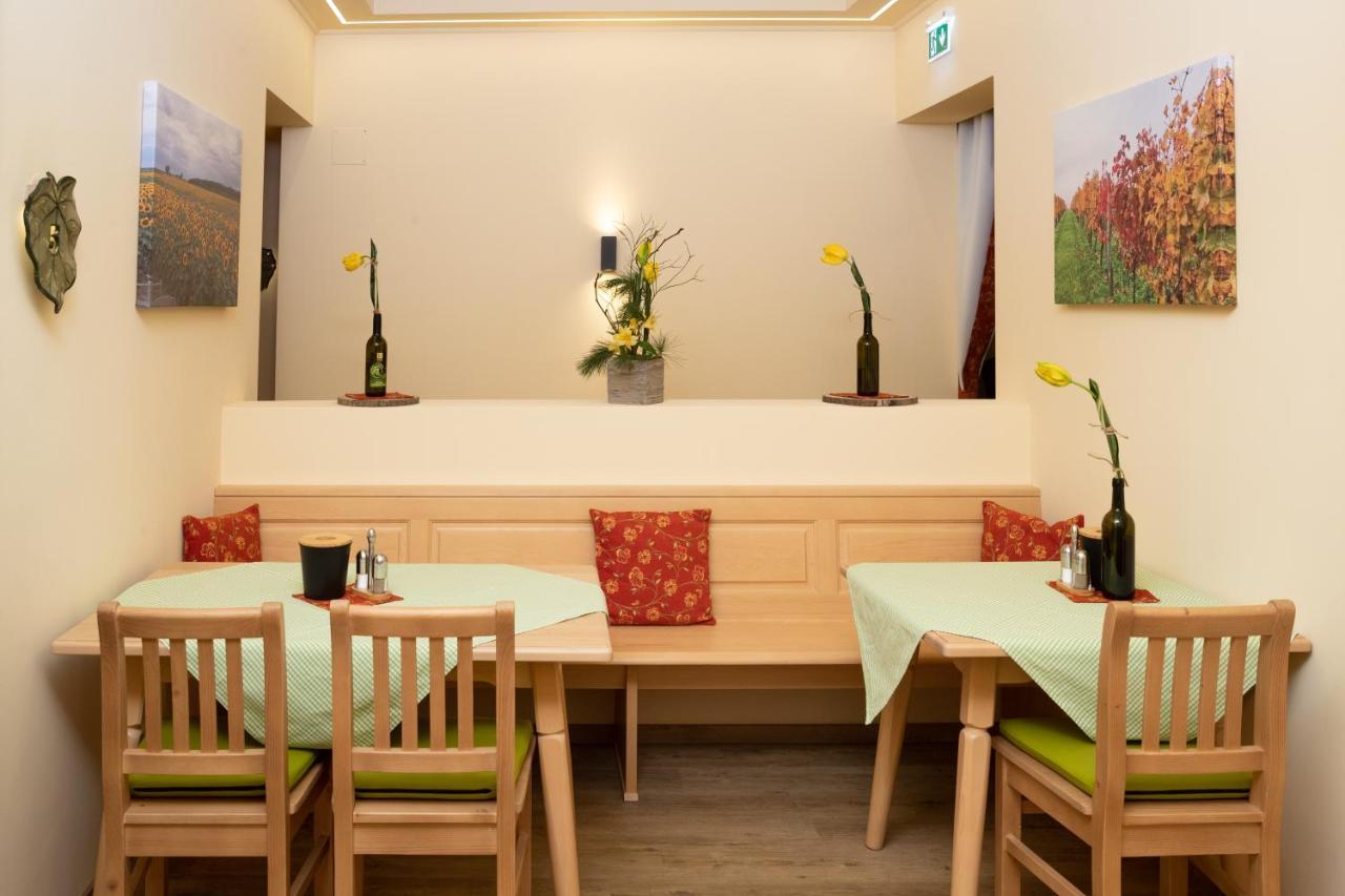 Landhaus Storch - Pension Ganserndorf Ngoại thất bức ảnh